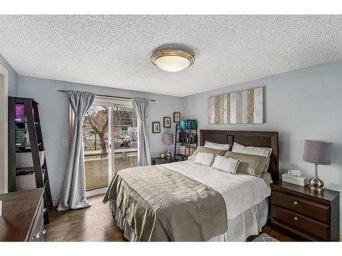 1521 11 Street Sw, Calgary, AB - Indoor Photo Showing Bedroom