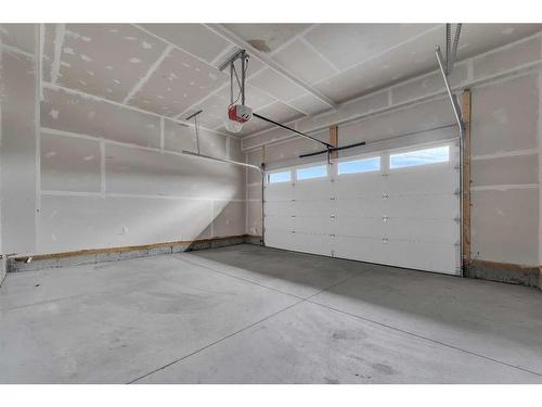 136 Sandpiper Landing, Chestermere, AB - Indoor Photo Showing Garage