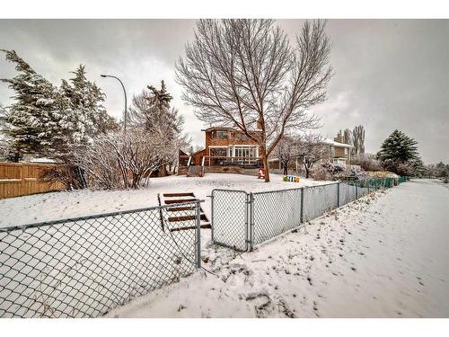 240 Deer River Place Se, Calgary, AB - Outdoor