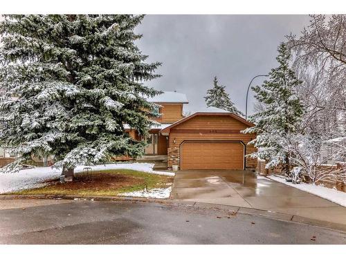240 Deer River Place Se, Calgary, AB - Outdoor