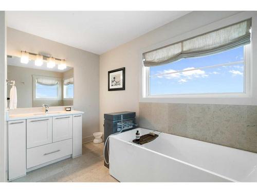 2012 29 Avenue Sw, Calgary, AB - Indoor Photo Showing Bathroom
