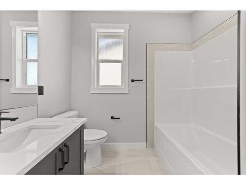 218 12 Avenue, Sundre, AB - Indoor Photo Showing Bathroom
