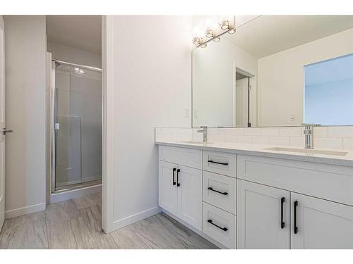 183 Knight Avenue, Crossfield, AB - Indoor Photo Showing Bathroom