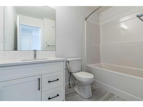 183 Knight Avenue, Crossfield, AB - Indoor Photo Showing Bathroom