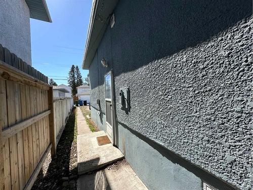 435 & 437 55 Avenue Sw, Calgary, AB - Outdoor With Exterior