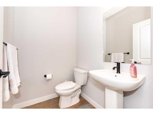61 Calhoun Crescent Ne, Calgary, AB - Indoor Photo Showing Bathroom