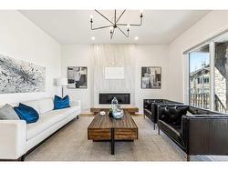 456 Discovery Place SW Calgary, AB T3H 3Y3