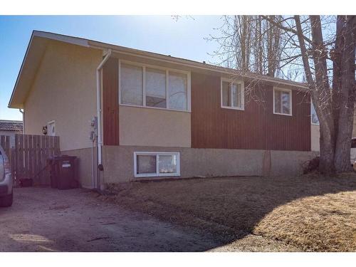 77 Westview Drive, Sylvan Lake, AB - Outdoor With Exterior