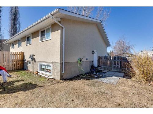 77 Westview Drive, Sylvan Lake, AB - Outdoor With Exterior