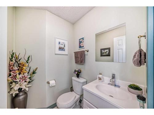 71 Taradale Drive Ne, Calgary, AB - Indoor Photo Showing Bathroom