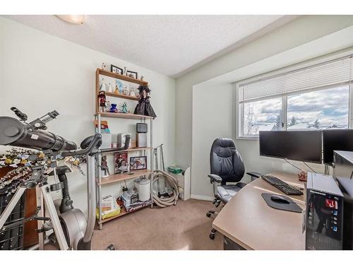 71 Taradale Drive Ne, Calgary, AB - Indoor Photo Showing Office
