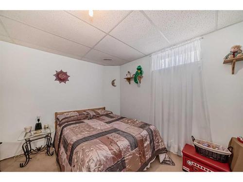 71 Taradale Drive Ne, Calgary, AB - Indoor Photo Showing Bedroom