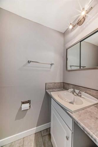 26-11407 Braniff Road Sw, Calgary, AB - Indoor Photo Showing Bathroom