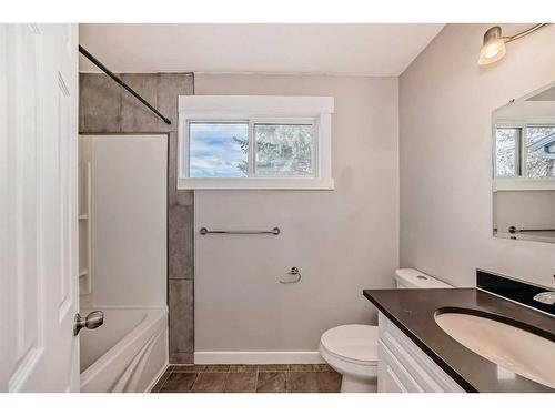 26-11407 Braniff Road Sw, Calgary, AB - Indoor Photo Showing Bathroom