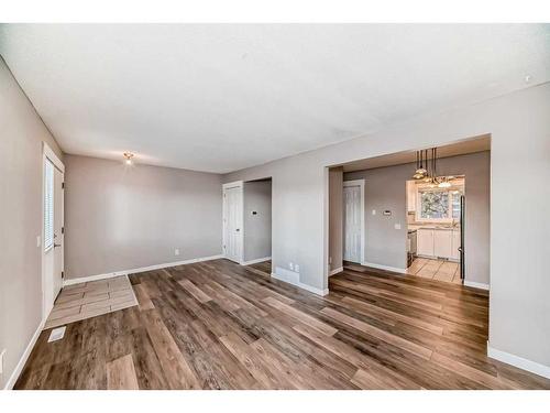26-11407 Braniff Road Sw, Calgary, AB - Indoor Photo Showing Other Room
