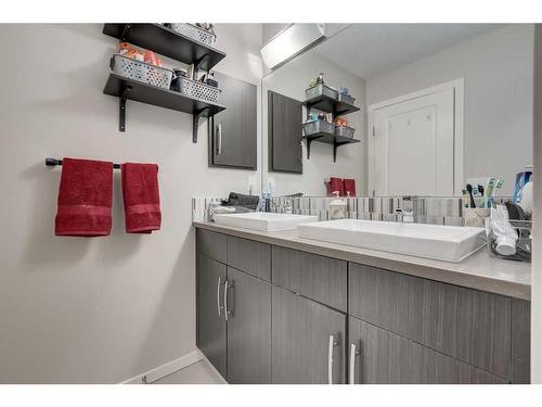 311 Ascot Circle Sw, Calgary, AB - Indoor Photo Showing Bathroom