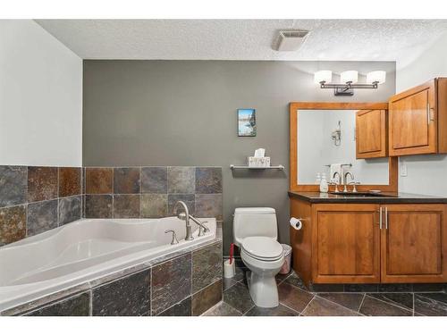 103-6 Hemlock Crescent Sw, Calgary, AB - Indoor Photo Showing Bathroom