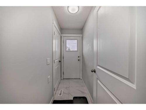 155 Penbrooke Close Se, Calgary, AB - Indoor Photo Showing Other Room