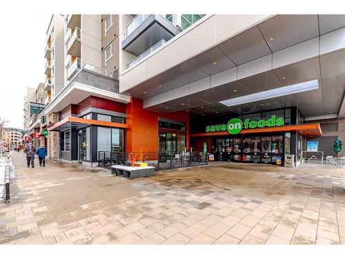 117-3130 Thirsk Street Nw, Calgary, AB - Outdoor