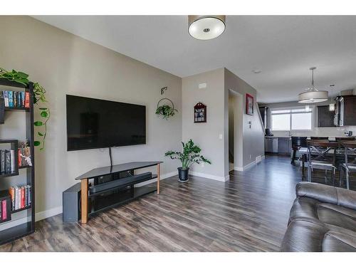1569 Symons Valley Parkway Nw, Calgary, AB - Indoor Photo Showing Living Room