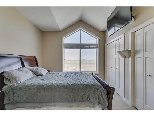 1569 Symons Valley Parkway Nw, Calgary, AB - Indoor Photo Showing Bedroom