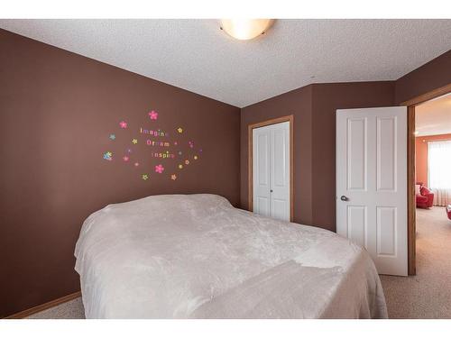 160 Eversyde Circle Sw, Calgary, AB - Indoor Photo Showing Bedroom