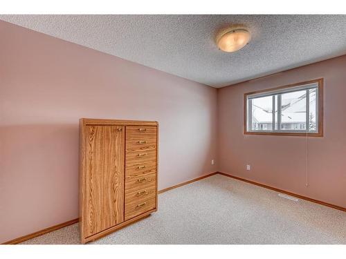 160 Eversyde Circle Sw, Calgary, AB - Indoor Photo Showing Other Room