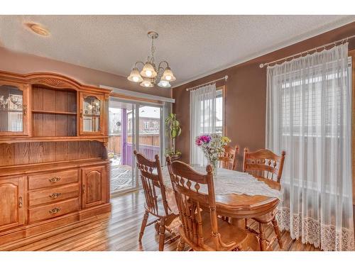 160 Eversyde Circle Sw, Calgary, AB - Indoor Photo Showing Dining Room