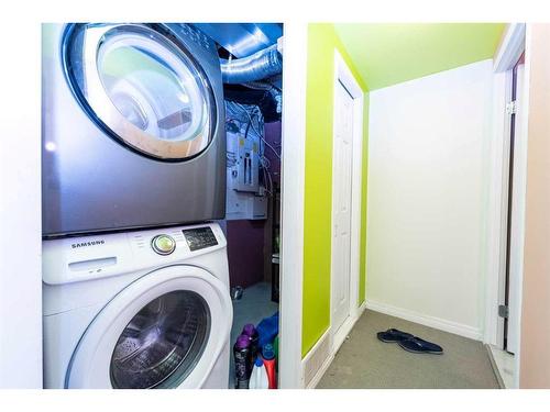 39 Taravista Mews Ne, Calgary, AB - Indoor Photo Showing Laundry Room