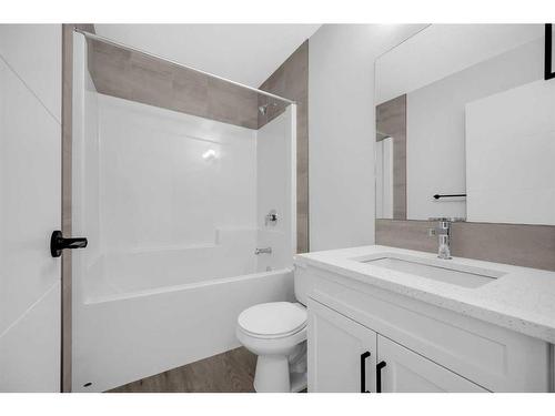 55 Silverton Glen Crescent, Calgary, AB - Indoor Photo Showing Bathroom