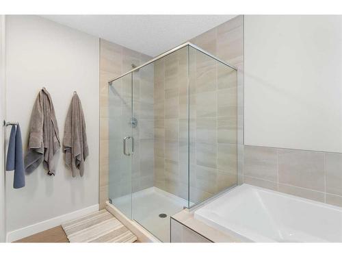 84 Walgrove Terrace Se, Calgary, AB - Indoor Photo Showing Bathroom