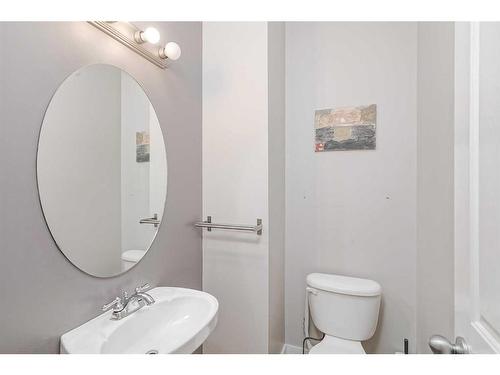 71 Wentworth Circle Sw, Calgary, AB - Indoor Photo Showing Bathroom