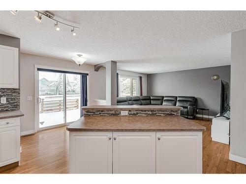 71 Wentworth Circle Sw, Calgary, AB - Indoor Photo Showing Kitchen