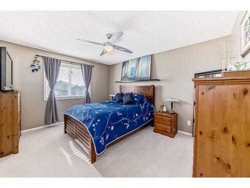 13725 Mt Mckenzie Drive Se, Calgary, AB - Indoor Photo Showing Bedroom
