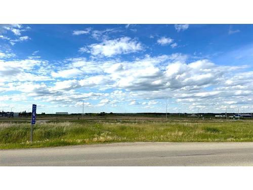 400, 500, 600 Shantz Drive, Didsbury, AB 