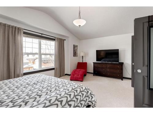 263 Silverado Plains Close Sw, Calgary, AB - Indoor Photo Showing Bedroom