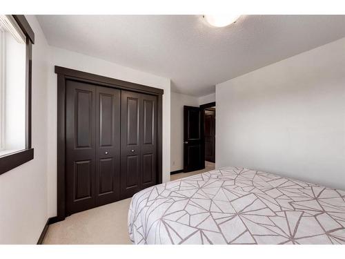 263 Silverado Plains Close Sw, Calgary, AB - Indoor Photo Showing Bedroom