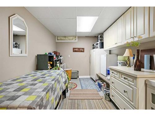643 Woodsworth Road Se, Calgary, AB - Indoor Photo Showing Laundry Room