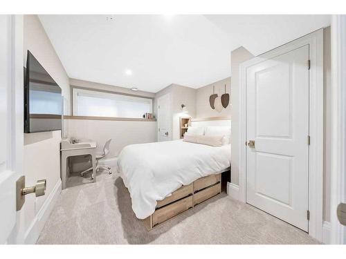 13107 Lake Arrow Road Se, Calgary, AB - Indoor Photo Showing Bedroom