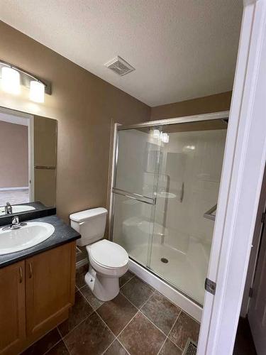 3026 New Brighton Gardens Se, Calgary, AB - Indoor Photo Showing Bathroom