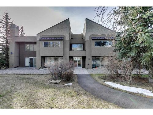 3-104 Village Heights Sw, Calgary, AB - Outdoor