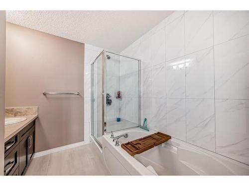 15 Elgin Meadows Park Se, Calgary, AB - Indoor Photo Showing Bathroom