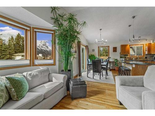 130 Settler Way, Canmore, AB - Indoor Photo Showing Living Room