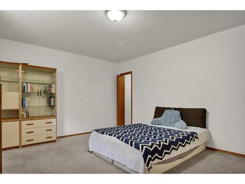 105 4 Avenue West, Delia, AB - Indoor Photo Showing Bedroom