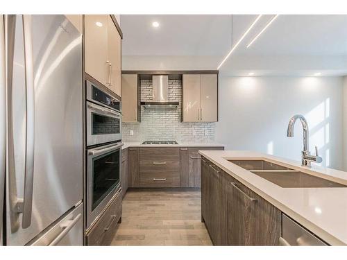 1545 33 Avenue, Calgary, AB - Indoor Photo Showing Kitchen With Double Sink With Upgraded Kitchen