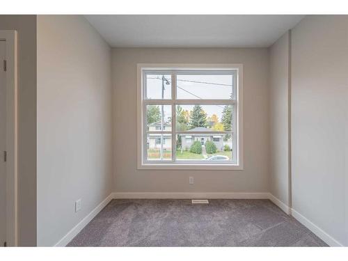 1545 33 Avenue, Calgary, AB - Indoor Photo Showing Other Room