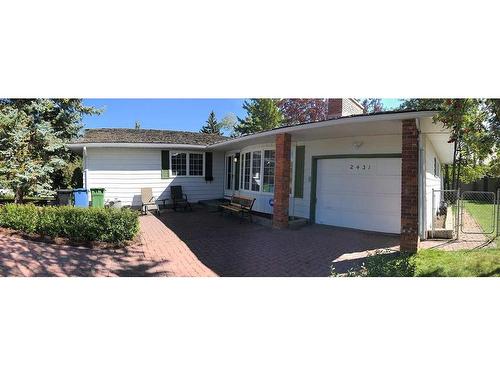 2431 Sandhurst Avenue Sw, Calgary, AB - Outdoor With Deck Patio Veranda With Exterior