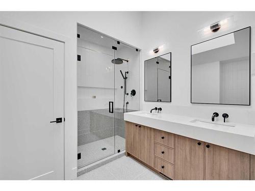 2419 31 Avenue Sw, Calgary, AB - Indoor Photo Showing Bathroom