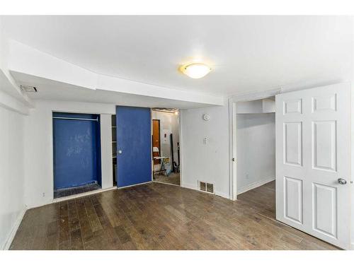 1814 8 Street Se, Calgary, AB - Indoor Photo Showing Other Room