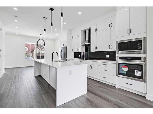 4627 72 Street Nw, Calgary, AB - Indoor Photo Showing Kitchen With Upgraded Kitchen
